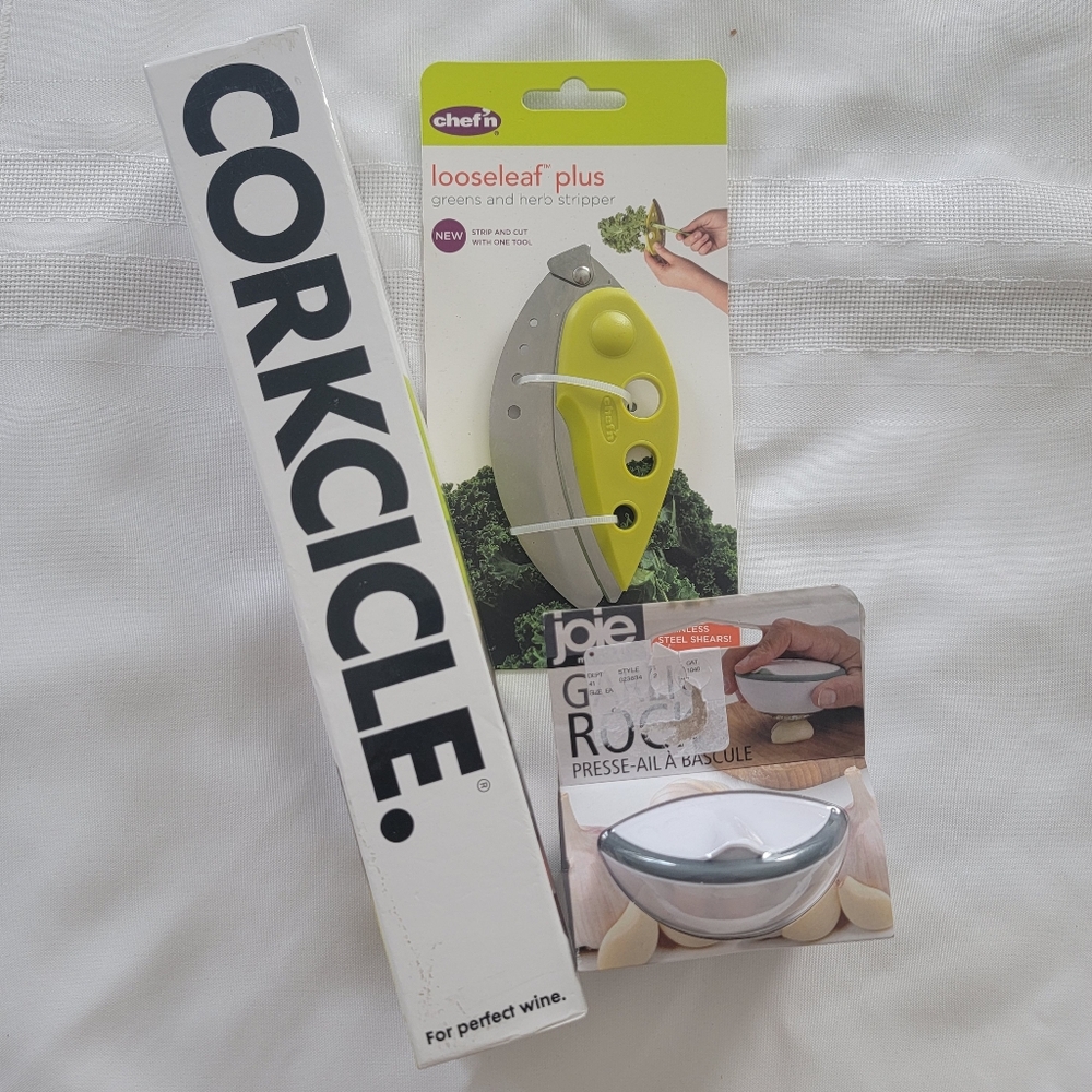 Kitchen Bundle- Corkcicle Wine Chiller, Chef'n LooseLeaf Plus & Garlic Rock